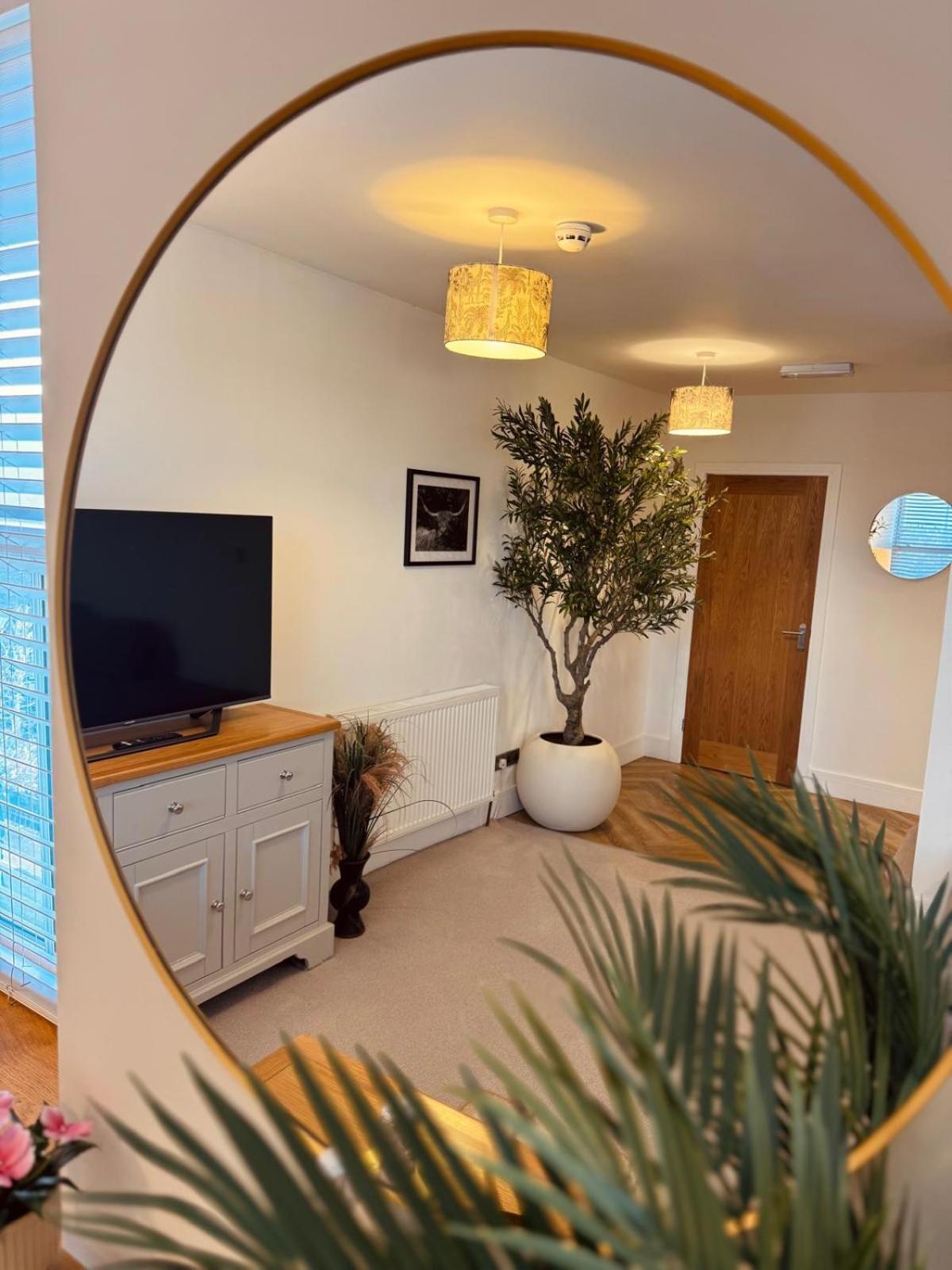 Lola'S Loft With Lake Views - Central Bowness - Pet Friendly Buitenkant foto